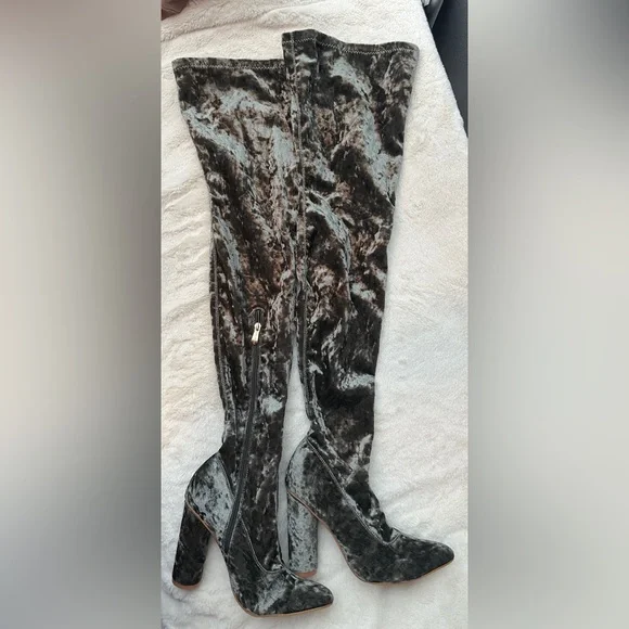 Cape Robbin green crushed velvet thigh high boots - Picture 2 of 6